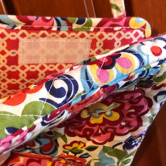 Vera Bradley Bag Bright Floral Print - Picture 9 of 9